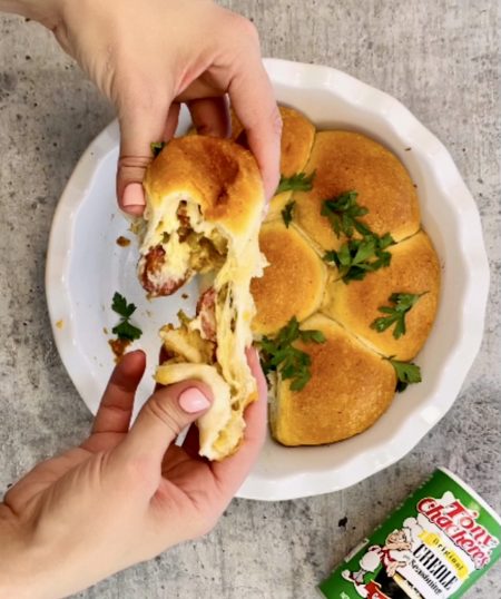 Pull-Apart Stuffed Creole Rolls